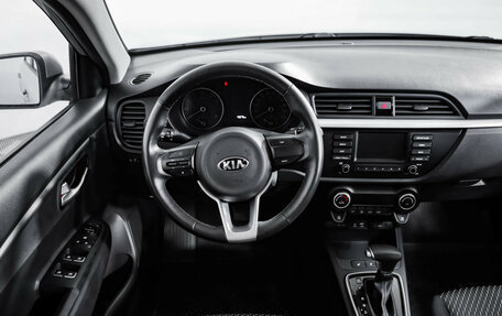 KIA Rio IV, 2020 год, 1 619 000 рублей, 10 фотография
