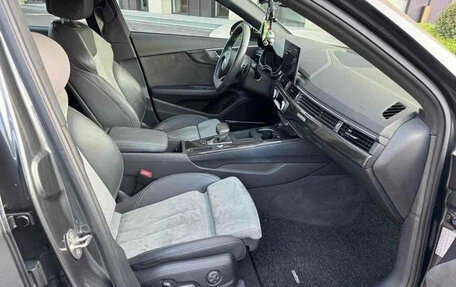 Audi A4, 2021 год, 2 210 000 рублей, 5 фотография