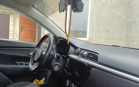 KIA Rio IV, 2017 год, 1 050 000 рублей, 4 фотография