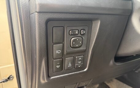 Toyota Land Cruiser Prado 150 рестайлинг 2, 2010 год, 2 050 000 рублей, 15 фотография