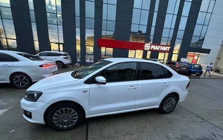 Volkswagen Polo VI (EU Market), 2011 год, 420 000 рублей, 2 фотография