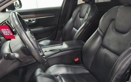 Volvo V90 Cross Country I рестайлинг, 2018 год, 2 990 000 рублей, 10 фотография