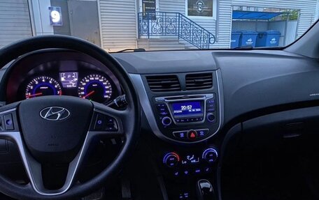 Hyundai Solaris II рестайлинг, 2015 год, 1 150 000 рублей, 3 фотография