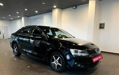 Volkswagen Jetta VI, 2013 год, 985 000 рублей, 1 фотография