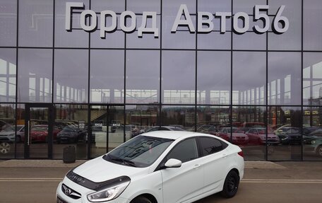 Hyundai Solaris II рестайлинг, 2013 год, 800 000 рублей, 1 фотография
