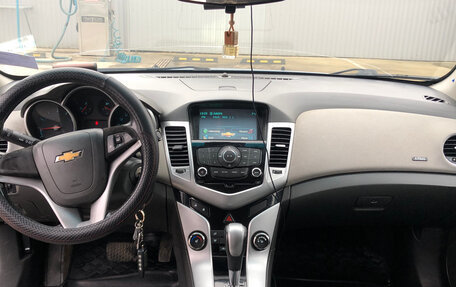 Chevrolet Cruze II, 2010 год, 705 000 рублей, 5 фотография