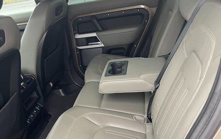 Land Rover Defender II, 2021 год, 7 650 000 рублей, 9 фотография