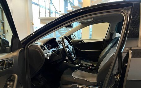 Volkswagen Jetta VI, 2013 год, 985 000 рублей, 16 фотография