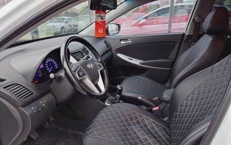 Hyundai Solaris II рестайлинг, 2013 год, 800 000 рублей, 7 фотография