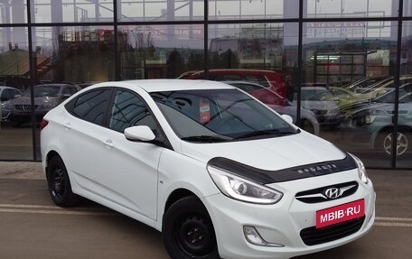 Hyundai Solaris II рестайлинг, 2013 год, 800 000 рублей, 2 фотография