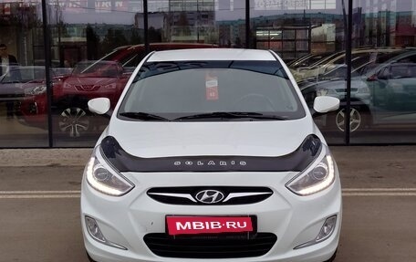 Hyundai Solaris II рестайлинг, 2013 год, 800 000 рублей, 3 фотография