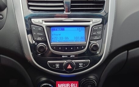 Hyundai Solaris II рестайлинг, 2013 год, 800 000 рублей, 9 фотография