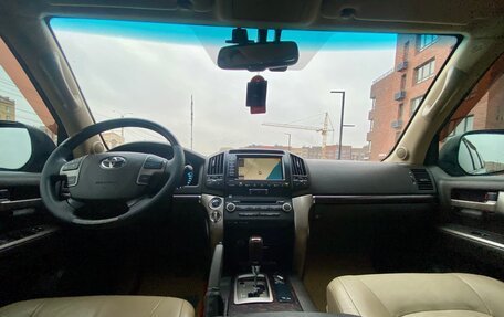 Toyota Land Cruiser 200, 2010 год, 3 150 000 рублей, 20 фотография