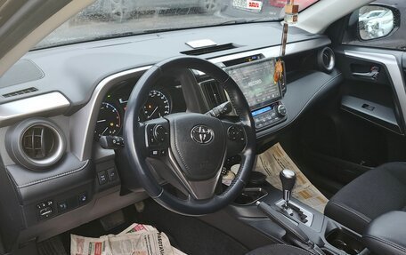 Toyota RAV4, 2017 год, 2 600 000 рублей, 8 фотография