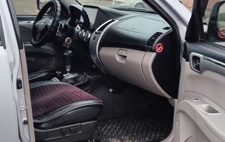 Mitsubishi Pajero Sport II рестайлинг, 2012 год, 2 250 000 рублей, 22 фотография