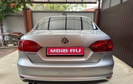 Volkswagen Jetta VI, 2013 год, 1 110 000 рублей, 4 фотография