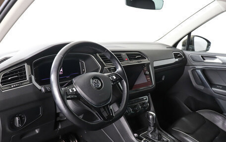 Volkswagen Tiguan II, 2020 год, 3 300 000 рублей, 13 фотография