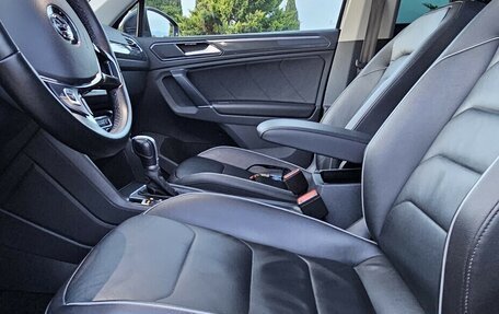 Volkswagen Tiguan II, 2018 год, 2 590 000 рублей, 12 фотография