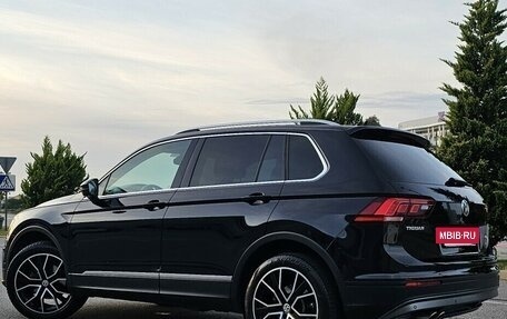 Volkswagen Tiguan II, 2018 год, 2 590 000 рублей, 5 фотография