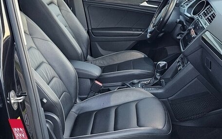 Volkswagen Tiguan II, 2018 год, 2 590 000 рублей, 10 фотография