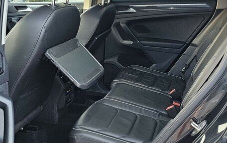 Volkswagen Tiguan II, 2018 год, 2 590 000 рублей, 13 фотография