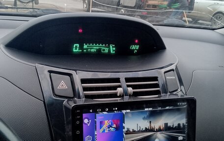 Toyota Yaris III рестайлинг, 2007 год, 670 000 рублей, 1 фотография