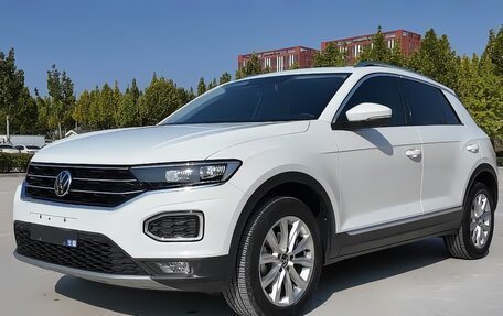 Volkswagen T-Roc I, 2022 год, 1 750 000 рублей, 1 фотография