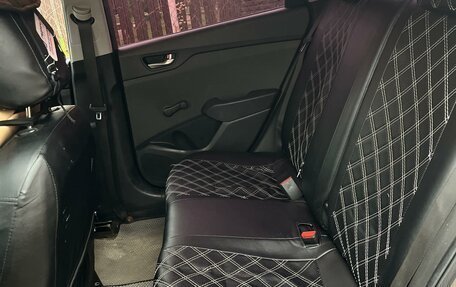 Hyundai Solaris II рестайлинг, 2017 год, 500 000 рублей, 3 фотография