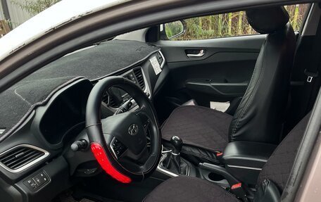 Hyundai Solaris II рестайлинг, 2017 год, 500 000 рублей, 7 фотография