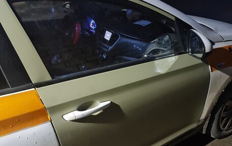 Hyundai Solaris II рестайлинг, 2017 год, 500 000 рублей, 8 фотография