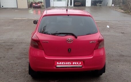 Toyota Yaris III рестайлинг, 2007 год, 670 000 рублей, 4 фотография