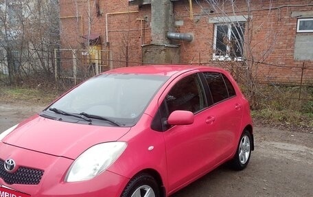 Toyota Yaris III рестайлинг, 2007 год, 670 000 рублей, 3 фотография