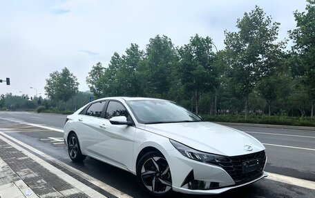 Hyundai Elantra, 2022 год, 1 690 000 рублей, 3 фотография