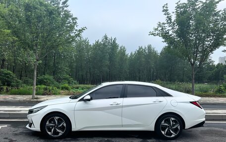 Hyundai Elantra, 2022 год, 1 690 000 рублей, 4 фотография