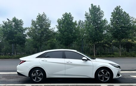 Hyundai Elantra, 2022 год, 1 690 000 рублей, 8 фотография
