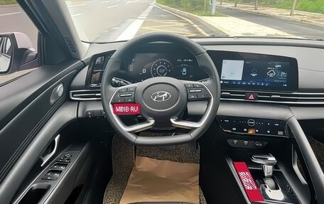 Hyundai Elantra, 2022 год, 1 690 000 рублей, 12 фотография