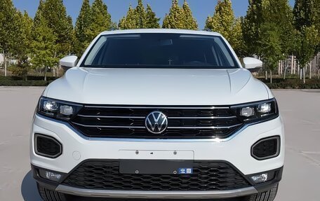 Volkswagen T-Roc I, 2022 год, 1 750 000 рублей, 2 фотография