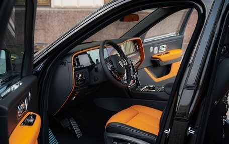 Rolls-Royce Cullinan, 2025 год, 71 500 000 рублей, 15 фотография