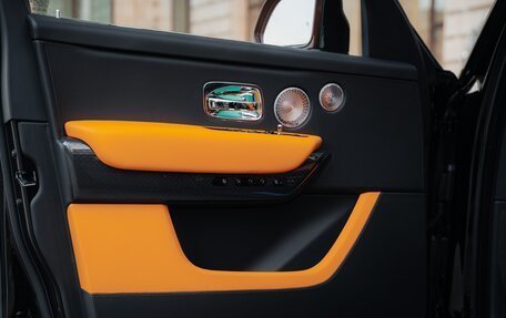 Rolls-Royce Cullinan, 2025 год, 71 500 000 рублей, 19 фотография