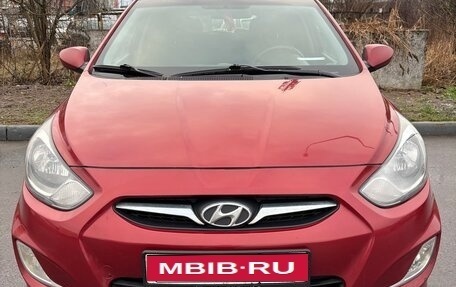 Hyundai Solaris II рестайлинг, 2012 год, 1 фотография