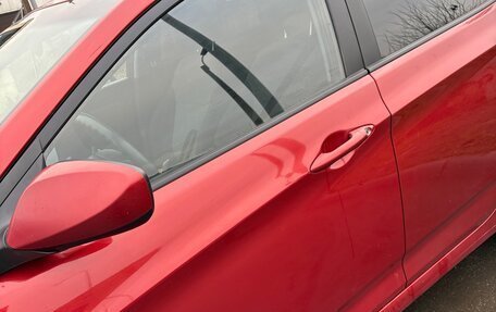 Hyundai Solaris II рестайлинг, 2012 год, 6 фотография