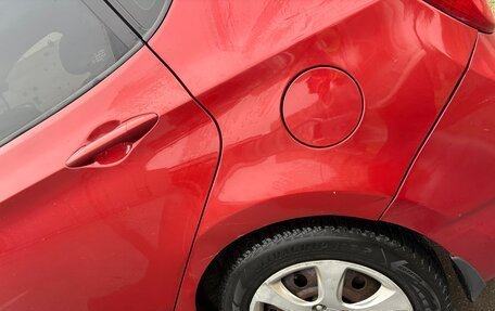 Hyundai Solaris II рестайлинг, 2012 год, 10 фотография