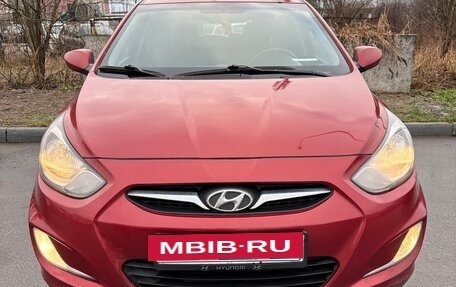 Hyundai Solaris II рестайлинг, 2012 год, 2 фотография