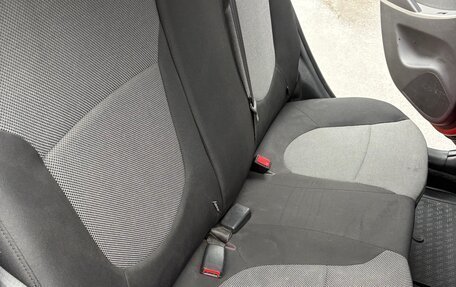 Hyundai Solaris II рестайлинг, 2012 год, 20 фотография