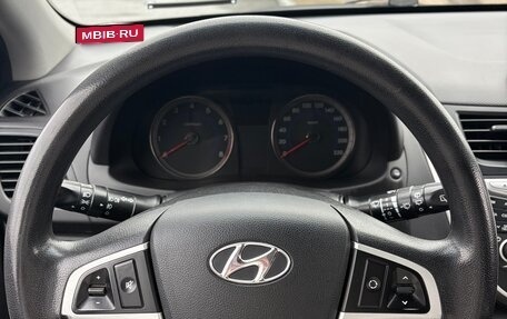 Hyundai Solaris II рестайлинг, 2012 год, 27 фотография