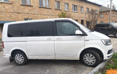 Volkswagen Caravelle T5, 2015 год, 2 300 000 рублей, 3 фотография