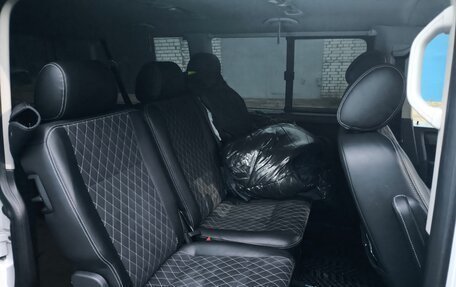 Volkswagen Caravelle T5, 2015 год, 2 300 000 рублей, 7 фотография