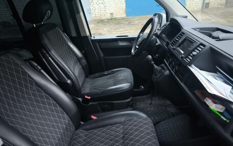 Volkswagen Caravelle T5, 2015 год, 2 300 000 рублей, 6 фотография