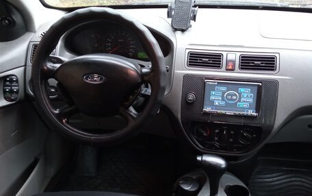 Ford Focus II рестайлинг, 2005 год, 400 000 рублей, 13 фотография