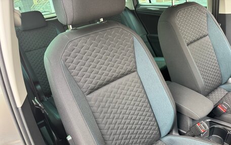 Volkswagen Tiguan II, 2020 год, 3 150 000 рублей, 23 фотография